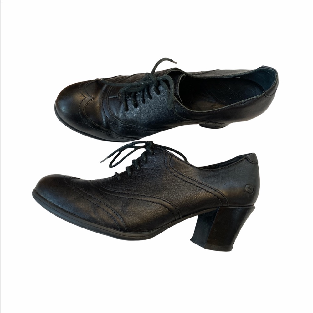 Born women’s leather lace up Oxford shoe size 10